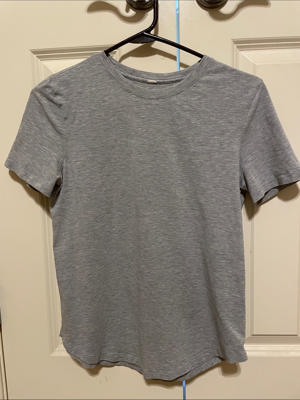 Lululemon gray shirt